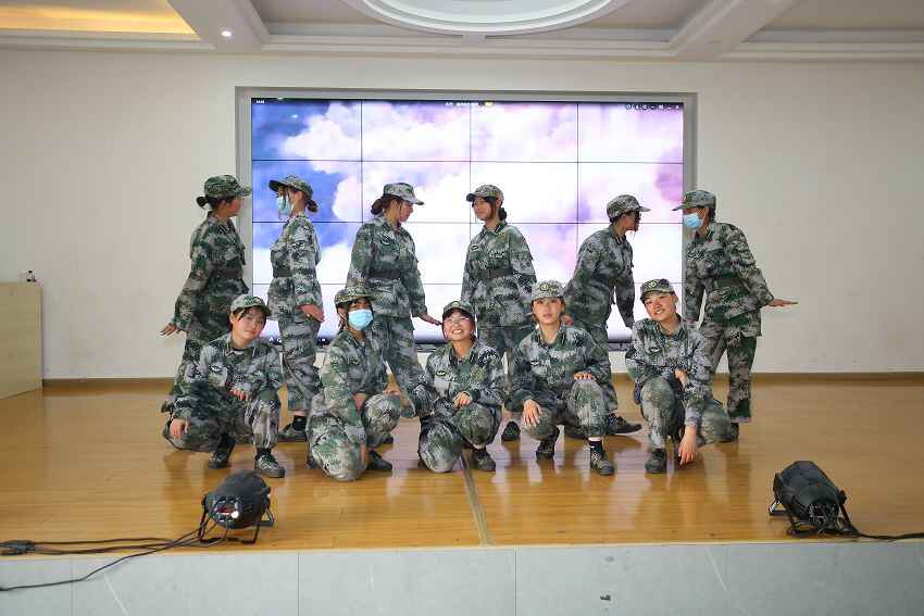 叛逆青少年訓(xùn)練營之青春期與孩子交流的幾個問題(圖2)