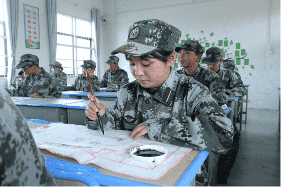 的青春叛逆學校提醒:拒絕孩子的“消費觀”產生攀比心理(圖2) 的青春叛逆學校提醒:拒絕孩子的“消費觀”產生攀比心理(圖2)