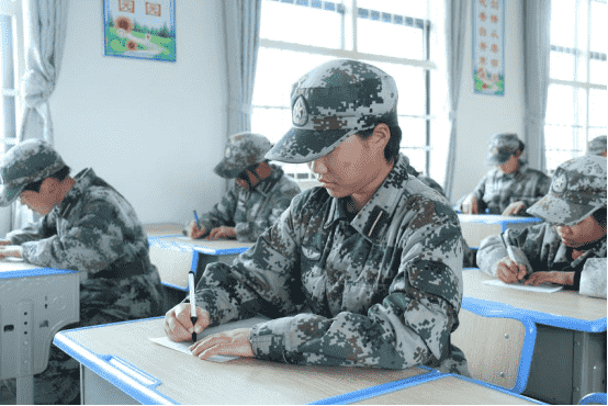 不良少年管教學(xué)校提醒要善于向孩子提問題(圖2) 不良少年管教學(xué)校提醒要善于向孩子提問題(圖2)